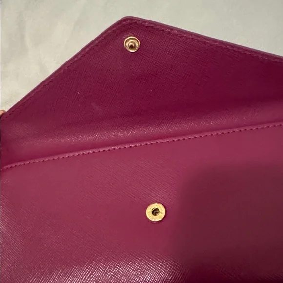 Tory Burch Women’s Purple And Gold Leather Envelope Wallet - Picture 4 of 5